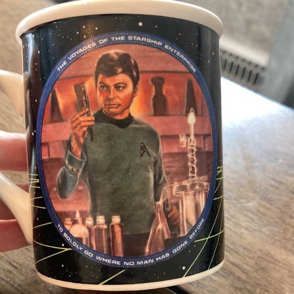 The Star Trek mug collection Dr. McCoy medical officer ~ coffee mug - Picture 8 of 9